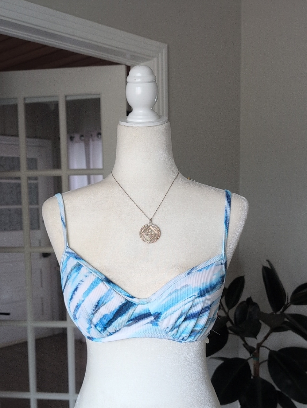 NWOT shade & Shore Blue Tie-Dye Ribbed Bikini Top 36B